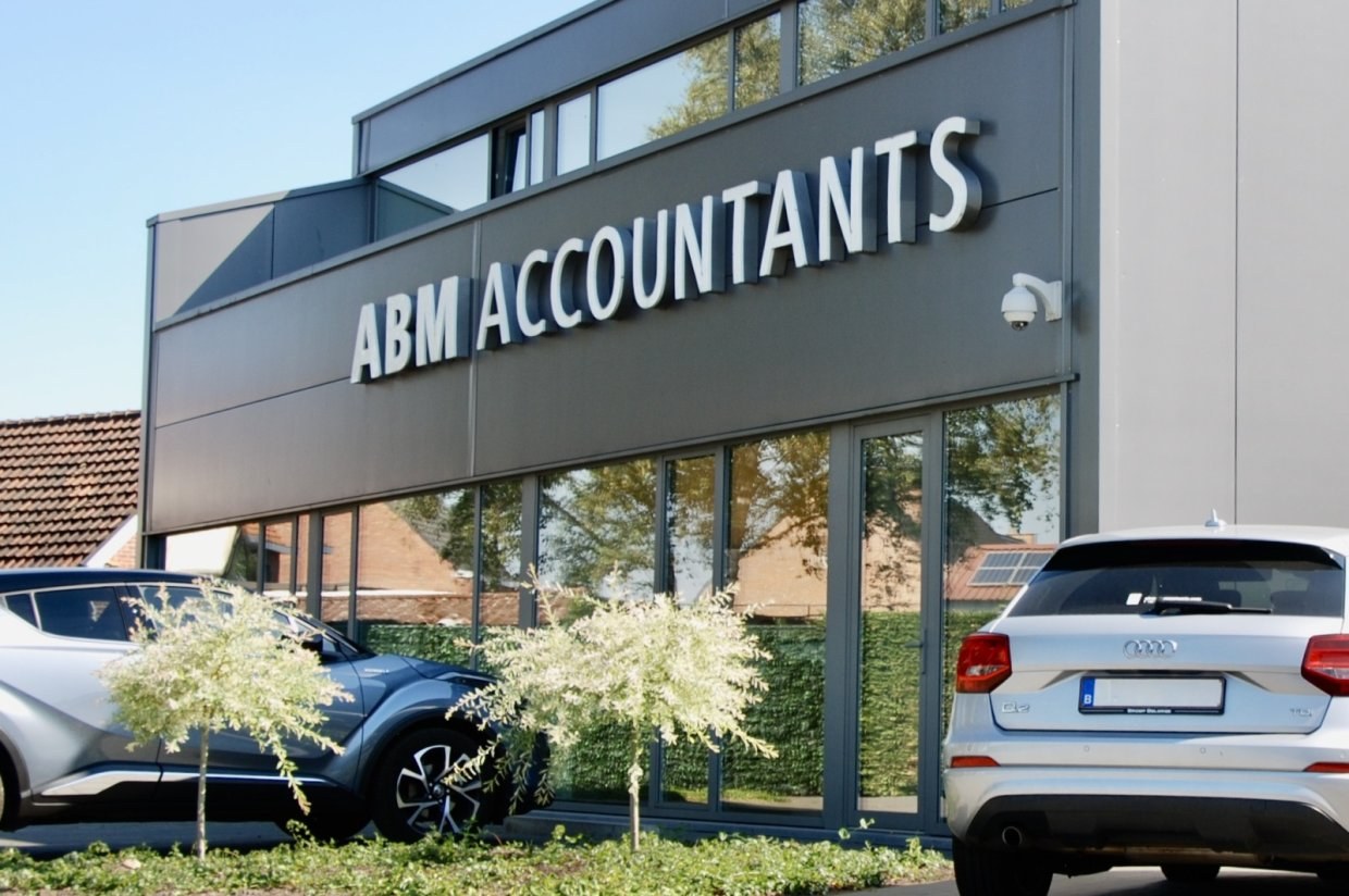 Abm accountants branding nieuwe kantoren achtergevel